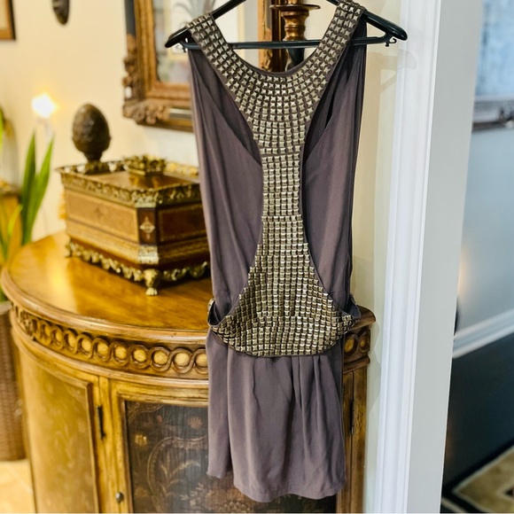 Beautiful Monoreno Sleeveless Top - Picture 2 of 6